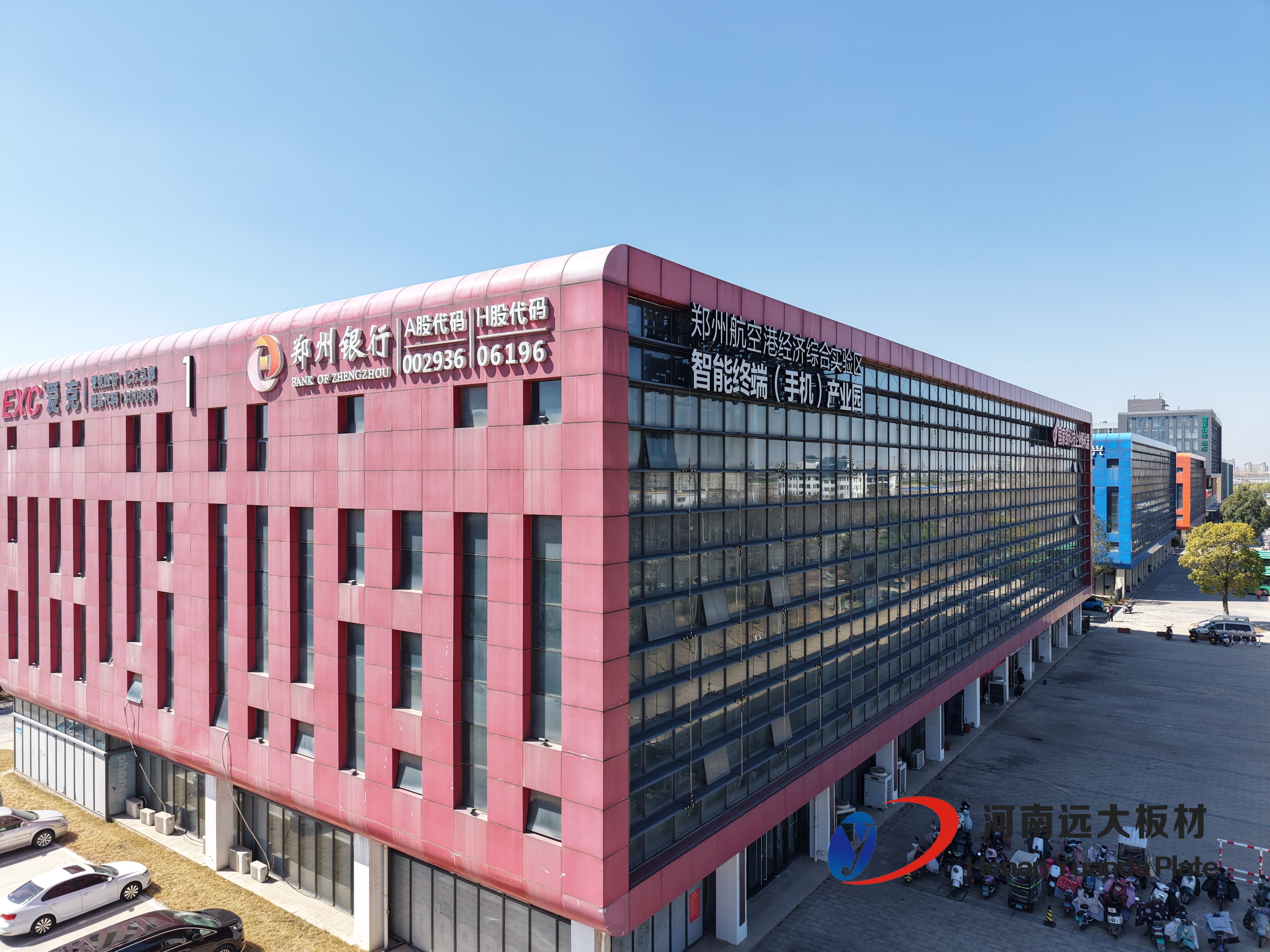 聚氨酯彩钢板夹心岩棉板：建筑行业的优质之选(图2)