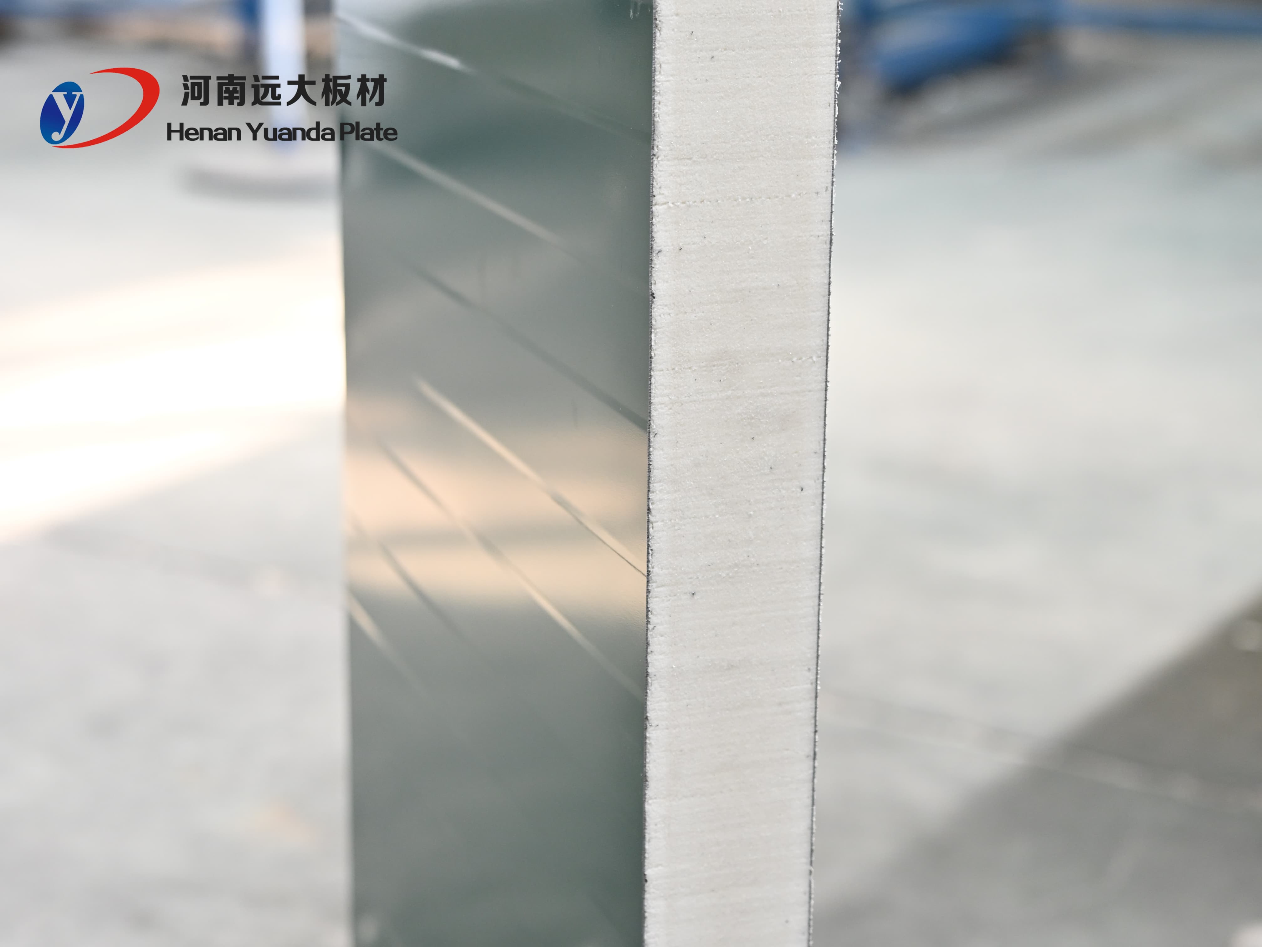 聚氨酯冷库板:现代冷链物流的“节能基石”(图3) 聚氨酯冷库板:现代冷链物流的“节能基石”(图3)