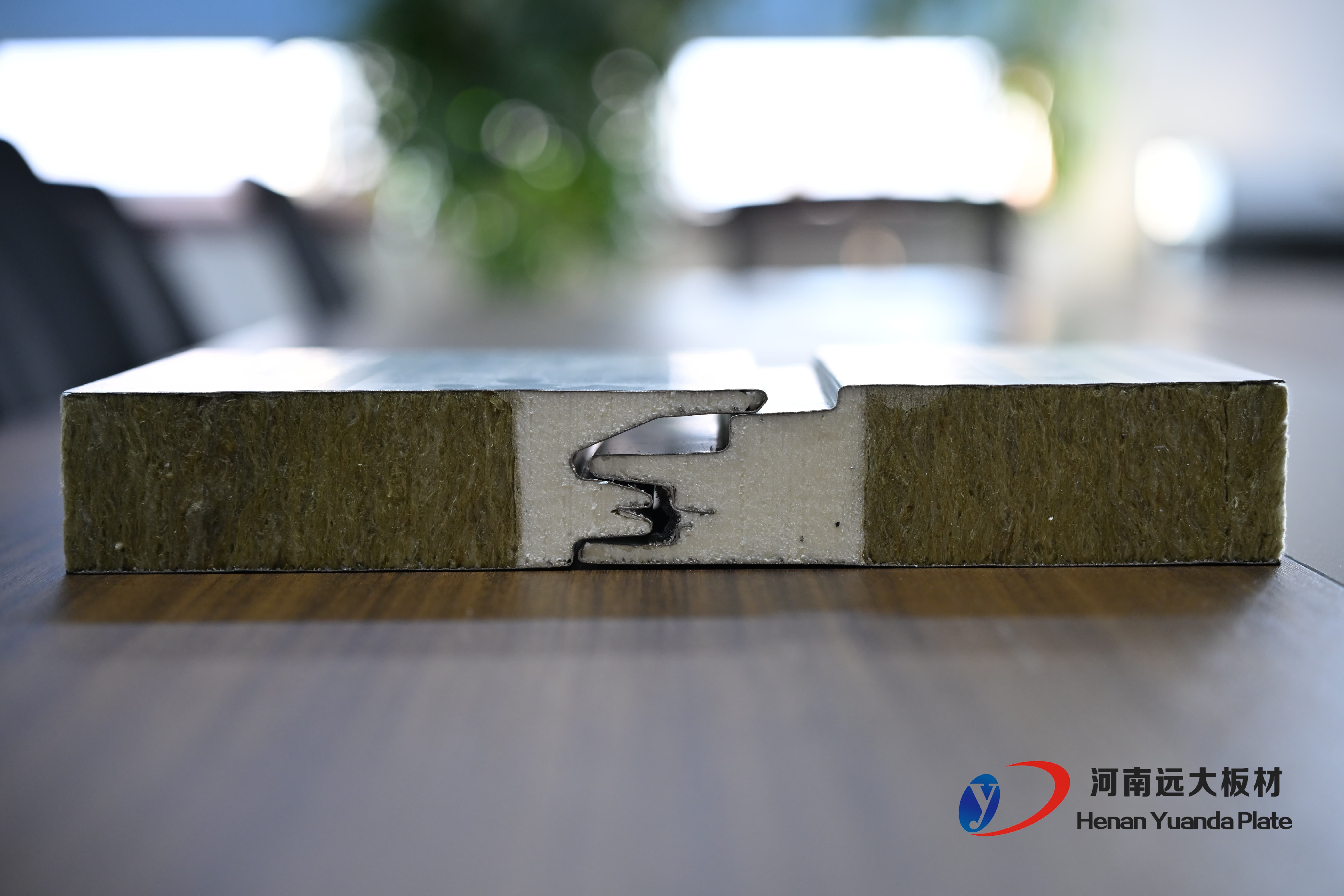 从原理到应用:全面剖析聚氨酯封边岩棉板的防火与保温性能——河南远大板材匠心之作(图2) 从原理到应用:全面剖析聚氨酯封边岩棉板的防火与保温性能——河南远大板材匠心之作(图2)