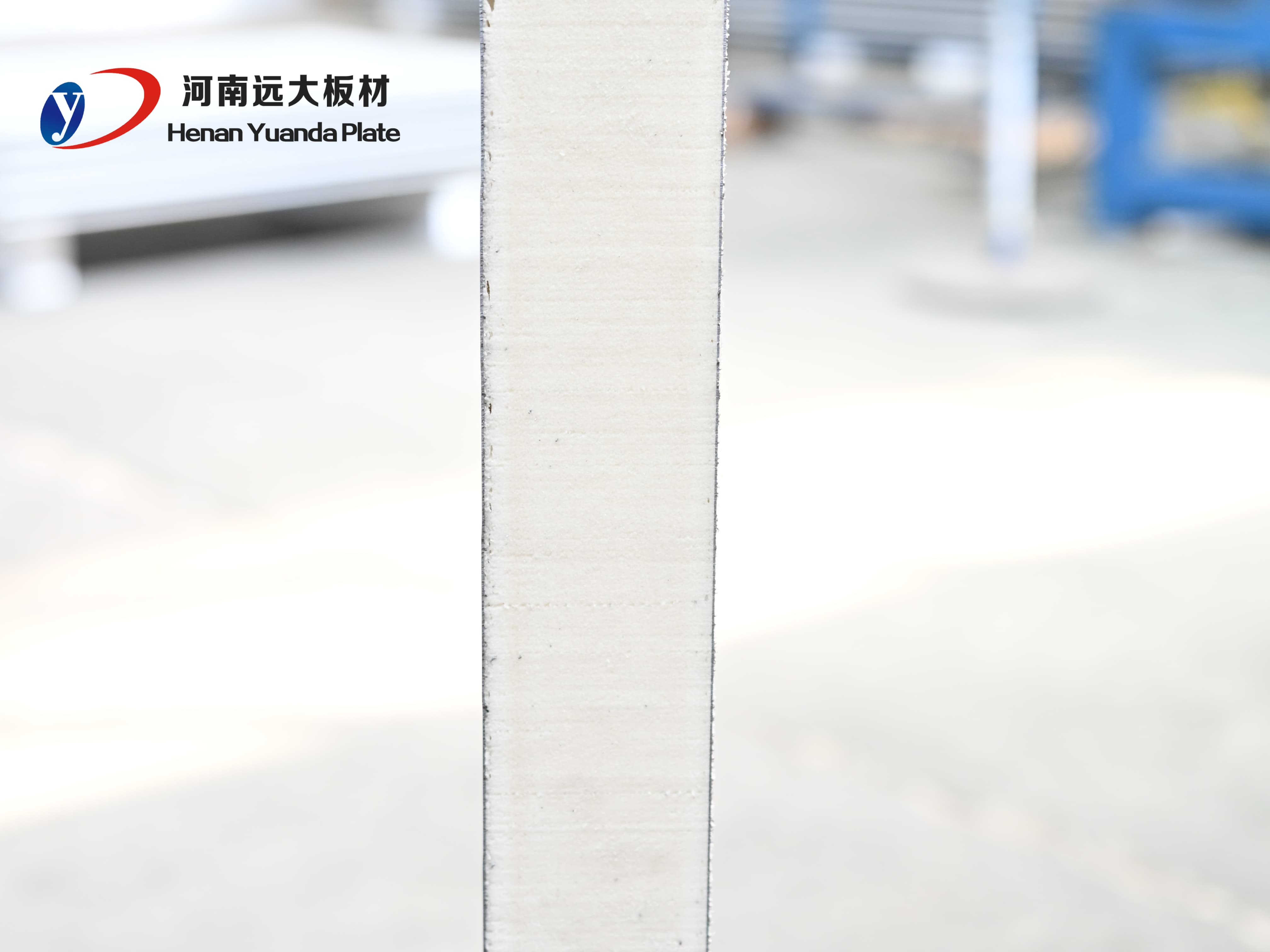 聚氨酯夹芯板VS岩棉夹芯板：一文读懂如何选对建筑“防护衣”(图2)